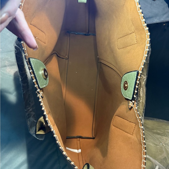 NWT 2 in 1 Green Smart Tote Bag Set with Removable Inner Crossbody Pouch - Picture 7 of 11